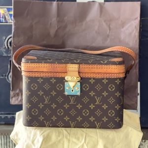 Vintaged Louis Vuitton Monogram Jewelry Train case